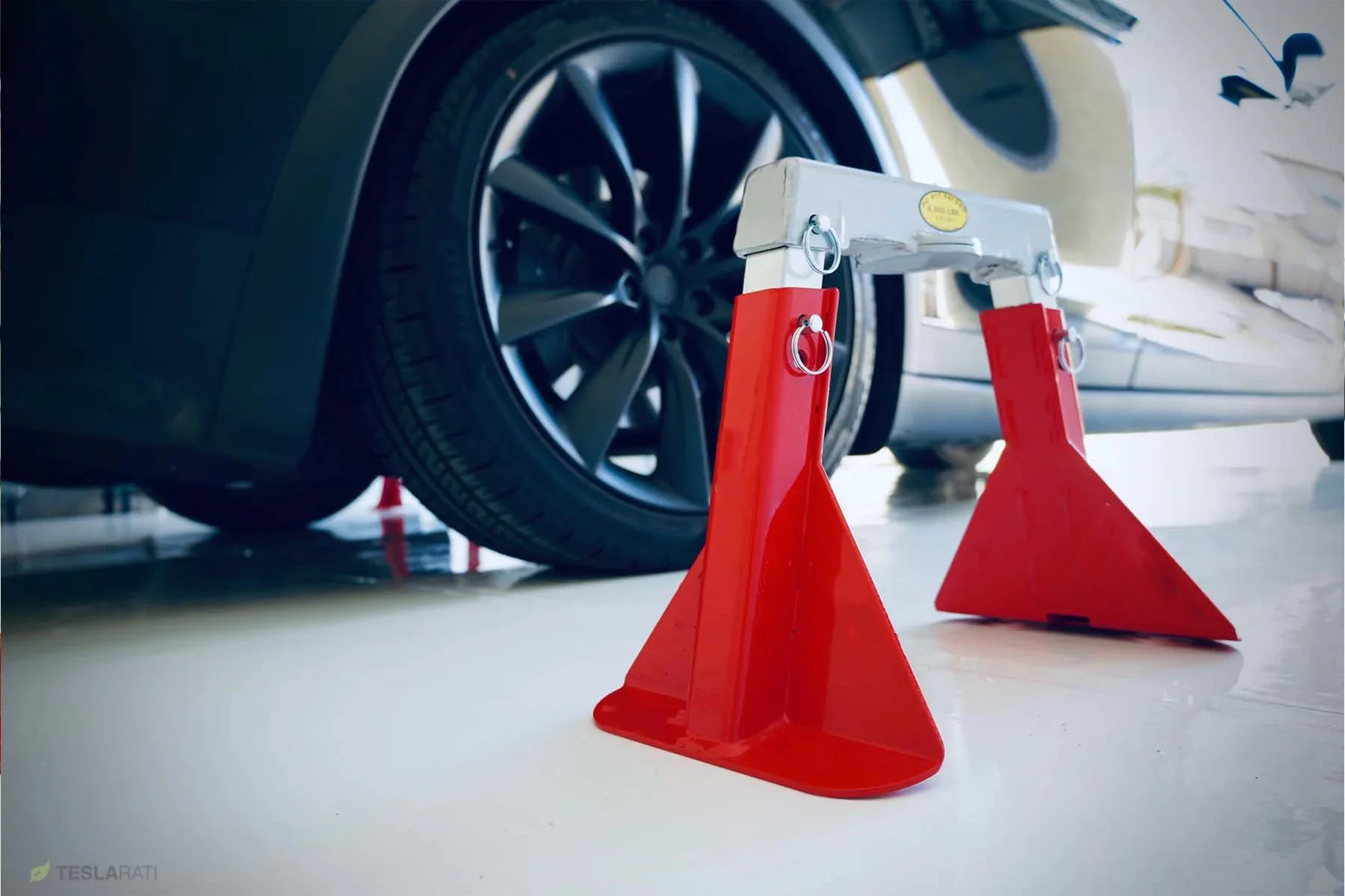 Racing Red Edition Tesla "Rennstand" for your Model S, 3, X, Y (Each) - Image 7