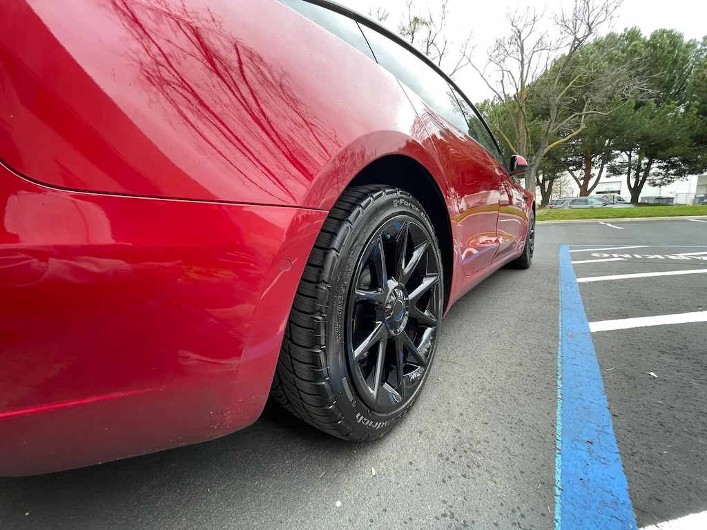 Tesla Model 3 Gloss Black (18-in) Blade Style Wheel Cover Set - Image 5